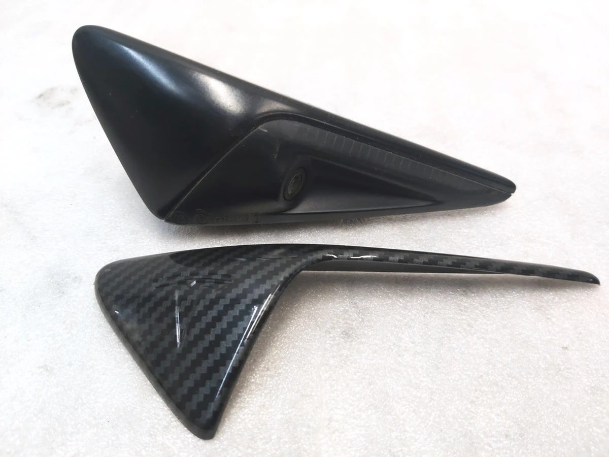 3 Повторитель поворота левый (камера) накладка Carbon Tesla model 3 1125106-77-E