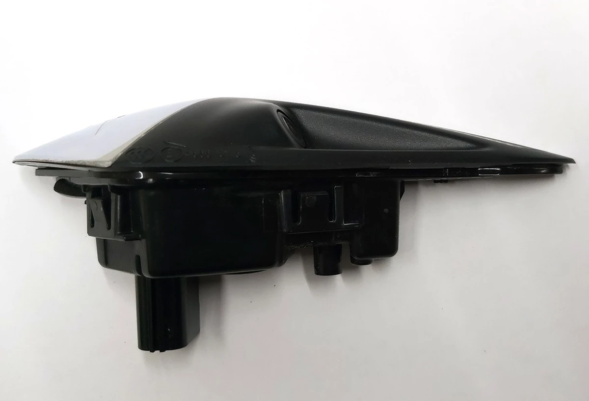 3 Повторювач повороту лівий (камера) АП2,5 та вище Tesla model 3 1125106-77-E