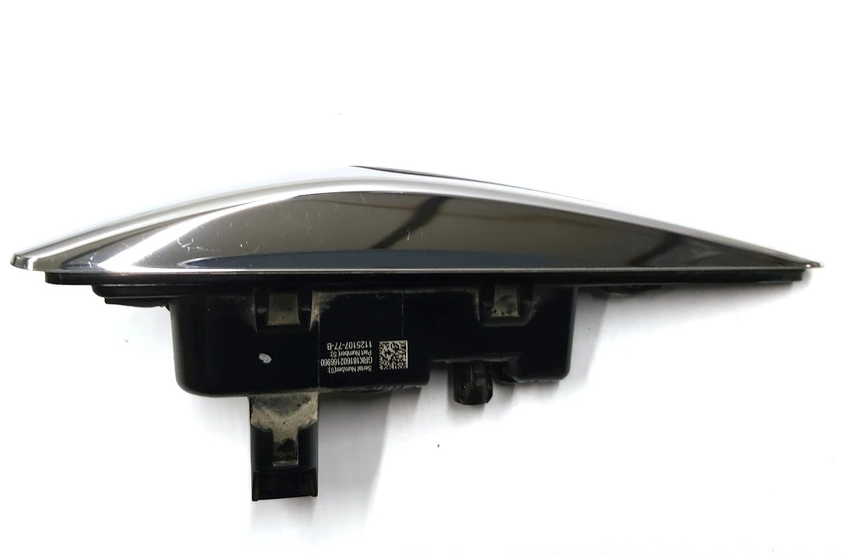 6 Повторитель поворота правый (камера) (хром) АП2,5 и выше Tesla model 3 1125107-00-E