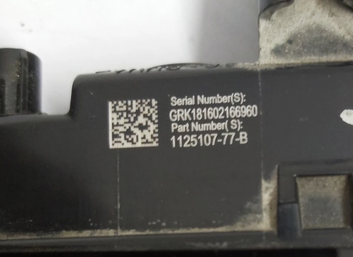 6 Повторитель поворота правый (камера) (хром) АП2,5 и выше Tesla model 3 1125107-00-E