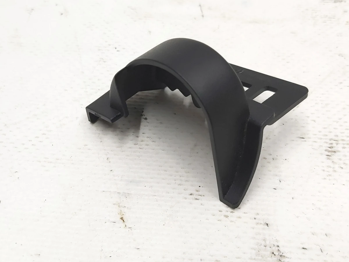 12 Plug laths doorway rear right pillar C Tesla model X 1105129-00-D