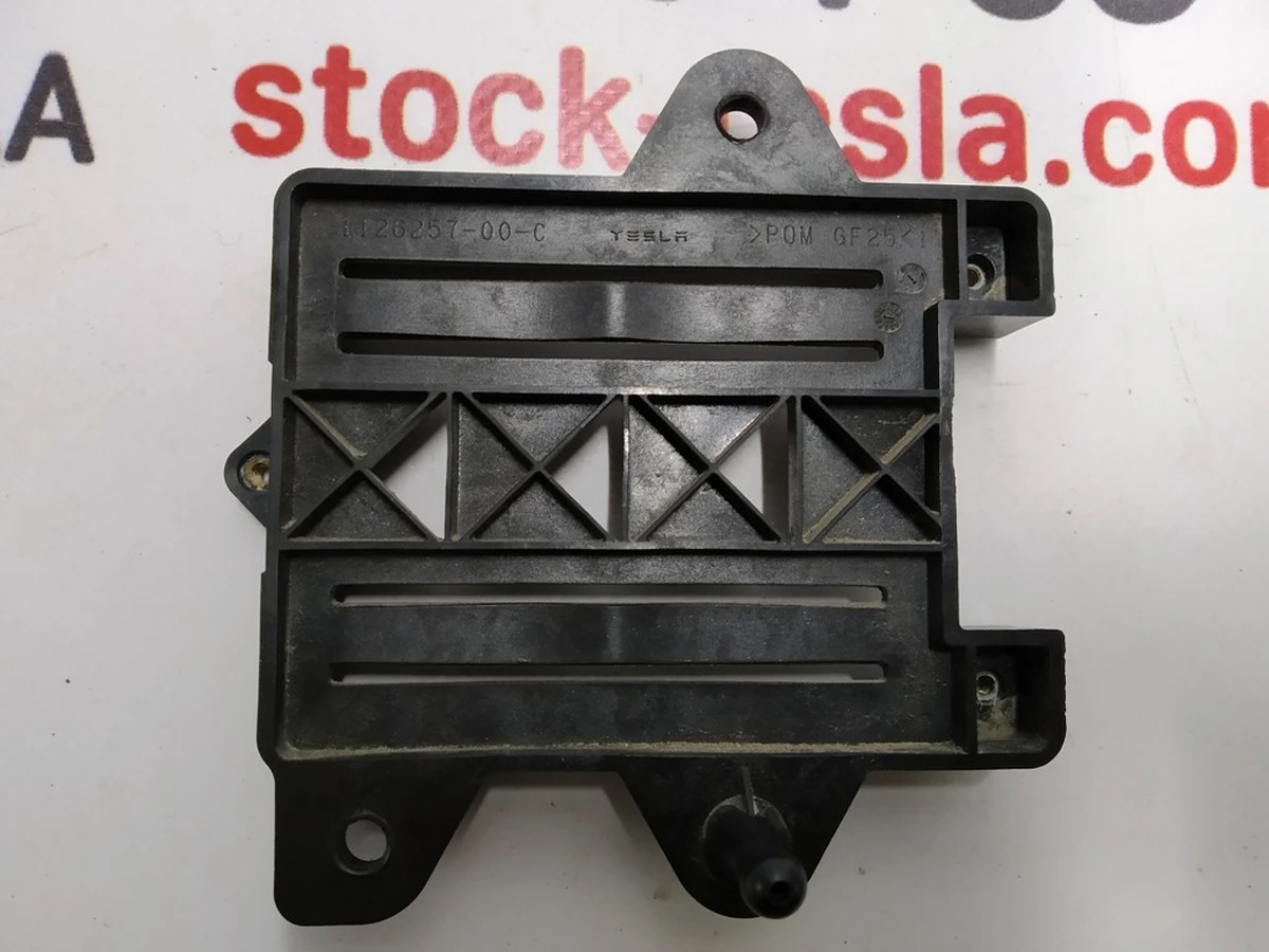 7 Кронштейн радара автопілота AP 2.5 Tesla model X 1126257-00-C