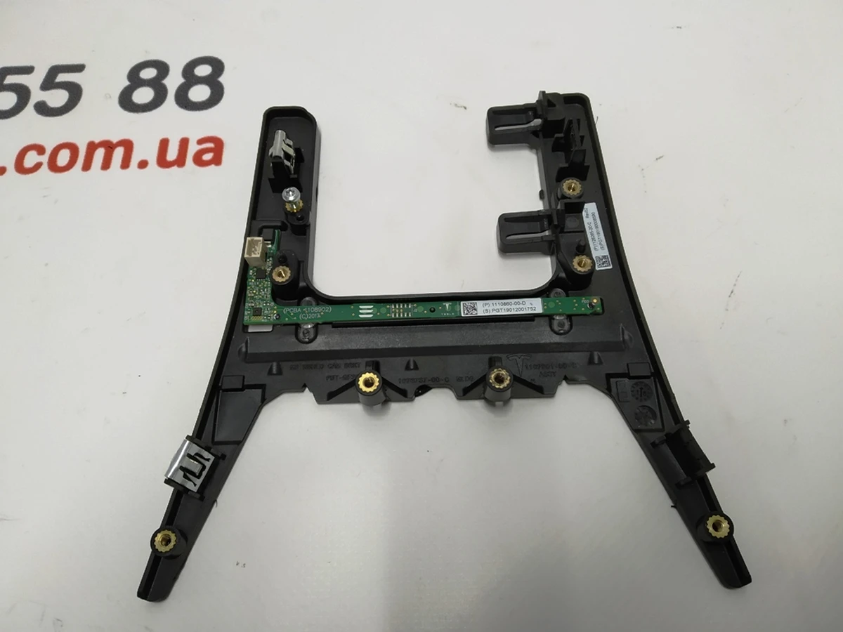 Кронштейн кріплення камери TRIPLE з датчиком температури лобового скла (в зборі) Tesla model 3 1086333-00-F, 1110860-00-D, 1126265-00-C