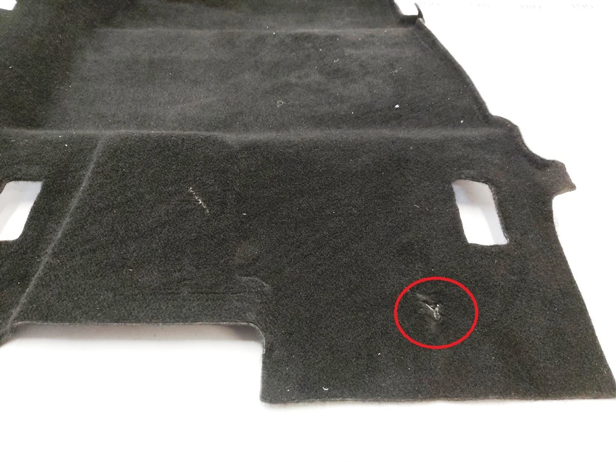 1 Килимове покриття салону переднє ліве у зборі з пошкодженням Tesla Model 3 1127267-00-G