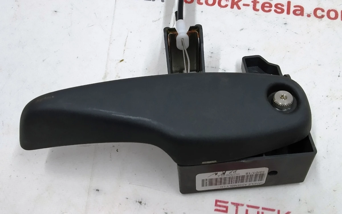 2 Механізм ручного розблокування механізму переміщення подвійного лівого сидіння 2-го ряду в зборі Tesla model X 3123713-03-A