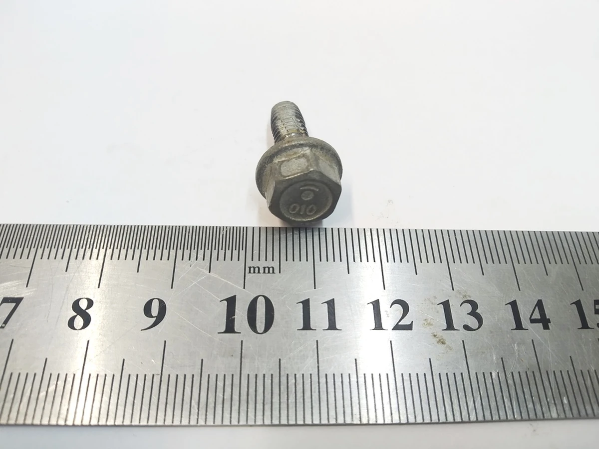 2 Болт з насічкою різьби HF,M6x16,[STL],SNZN,PTC,T2000 Tesla model Y 1128091-00-B