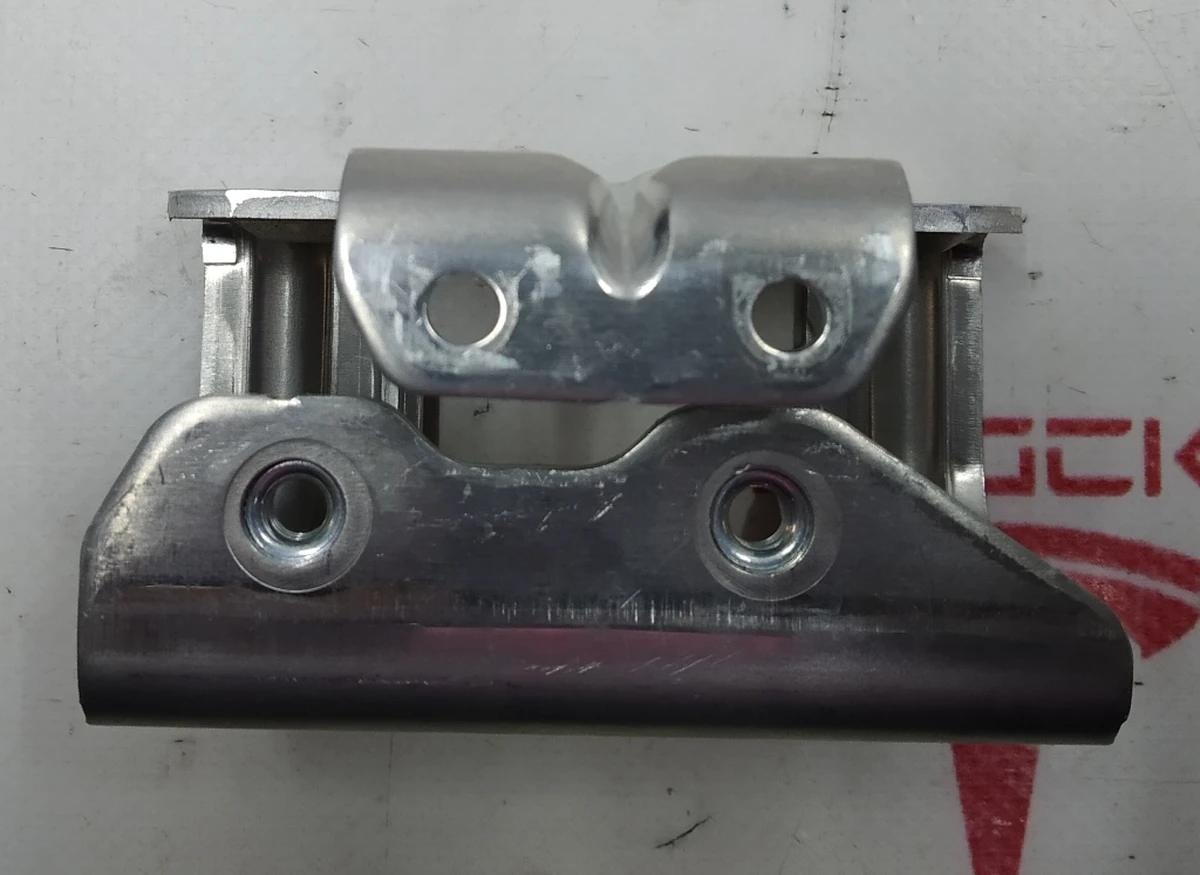 18 Кронштейн крепления конвертера DCDC REV00 Tesla Model S REST 1128171-00-B