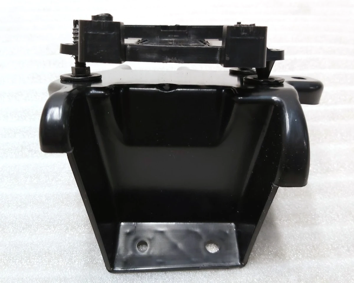 7 Кронштейн радара автопілота АП2.5 із нижньою кришкою Tesla model X 1128429-00-D