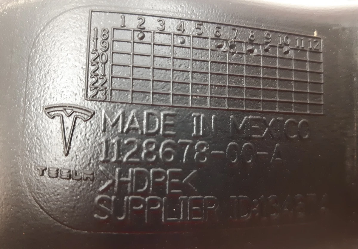 16 Повітропровід системи вентиляції лівий горизонтальний Tesla model X 1128678-00-A