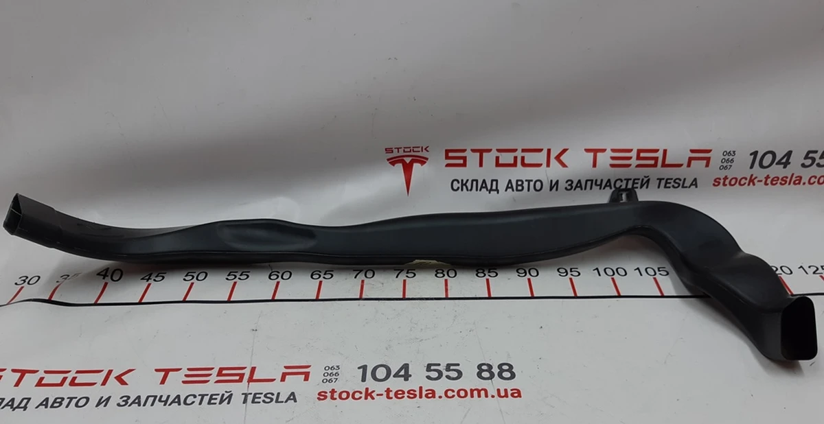 17 Повітропровід системи вентиляції правий горизонтальний Tesla model X 1128679-00-A
