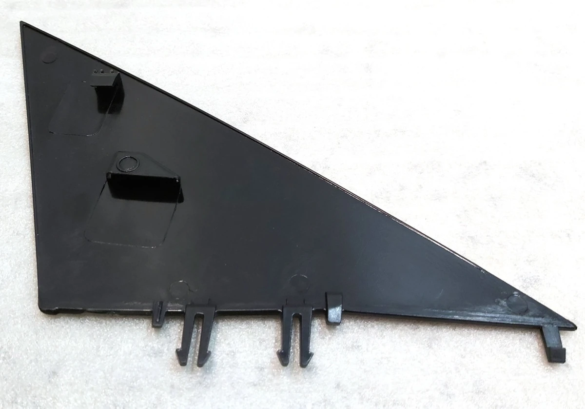 8 Заглушка зеркала левого 2287.3013 (треугольник) Tesla Model 3, Model 3 Jan 2024 1130655-00-D