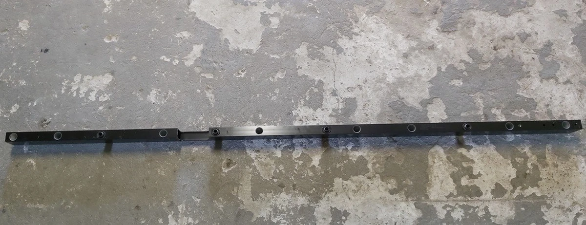 Spacer of the central body of the main battery assembly Tesla model 3 1104428-00