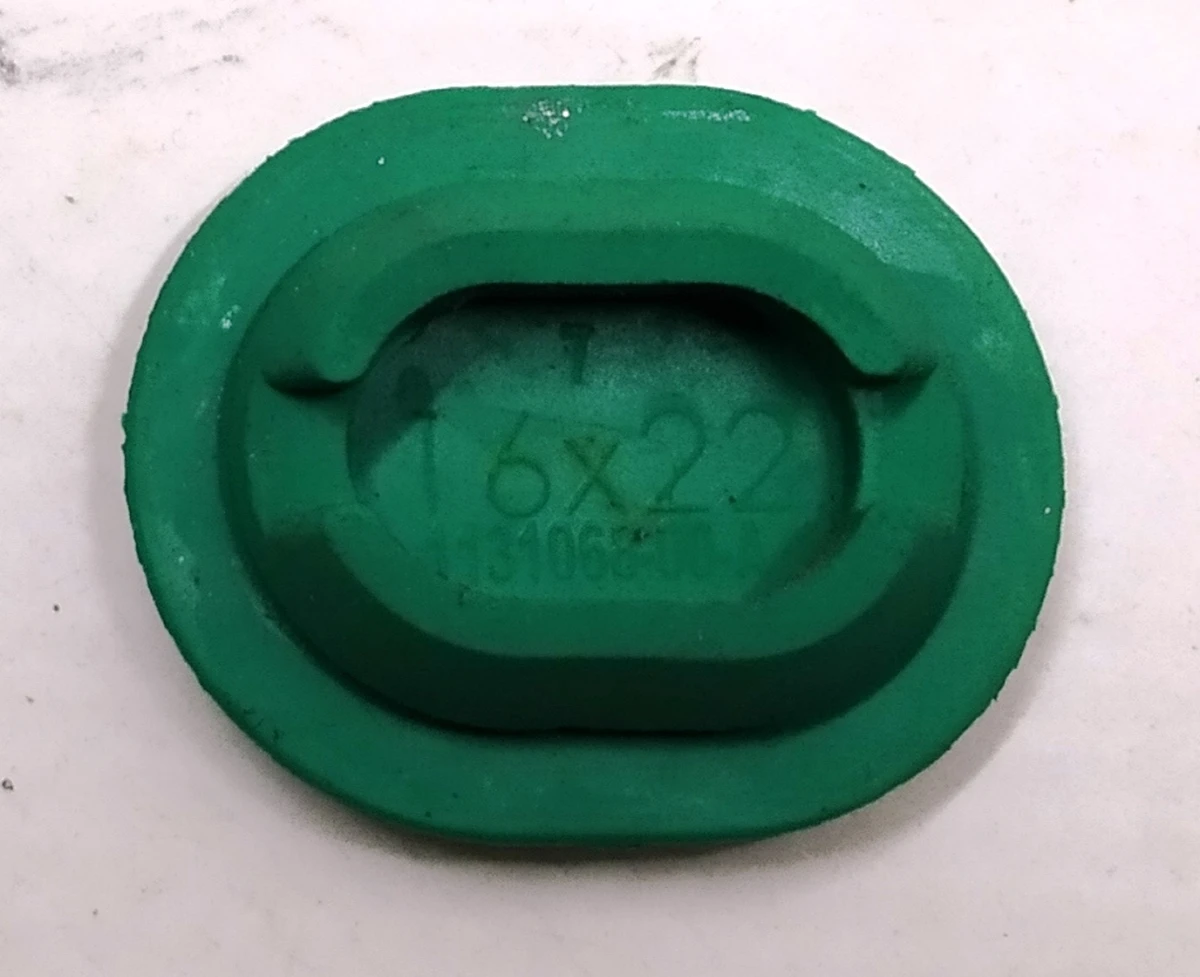 Заглушка гумова (16мм x 22мм) Tesla model 3 1131068-00-A