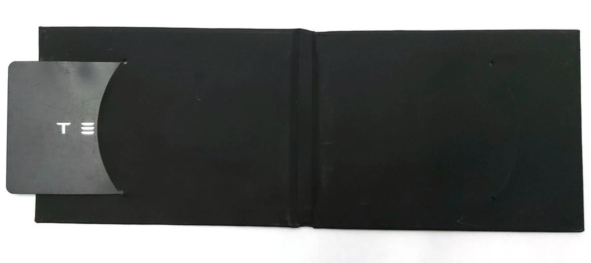 1 Ключ відкриття автомобіля (картка NFC у комплекті з чохлом) Tesla model 3 1131087-00-F