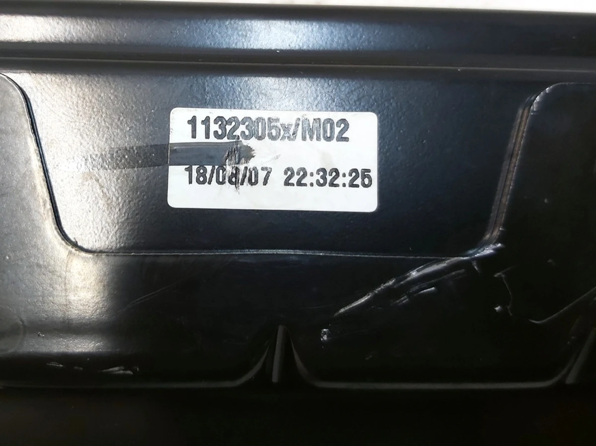 Салазка водительского сиденья левая Tesla model S REST, model X 1132305xM02