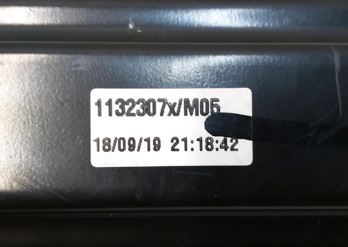 Салазка сидіння водія права Tesla model S REST, model X 1132307xM05