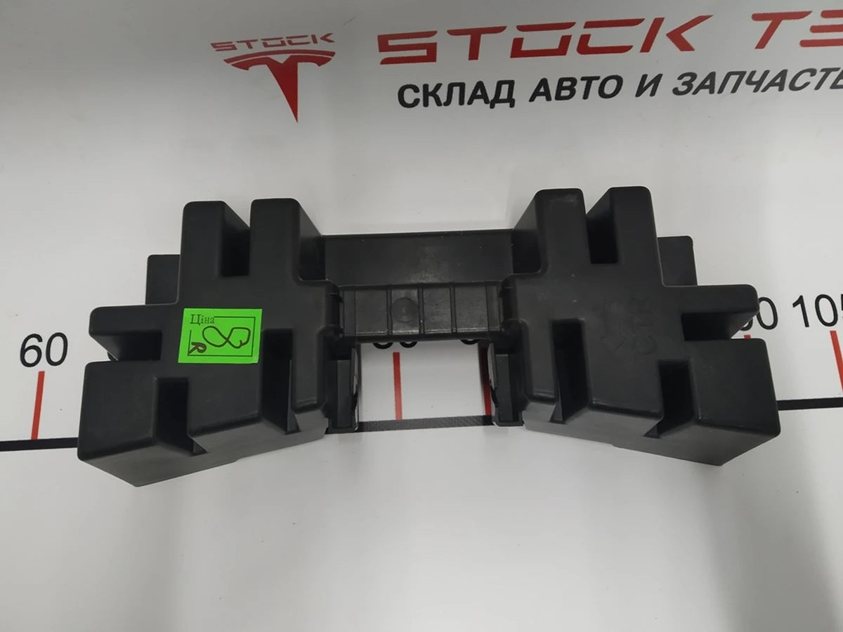 10 Кронштейн панель підлоги 2-го ряду сидінь центральна (7 місць) Tesla model X 1132784-00-A