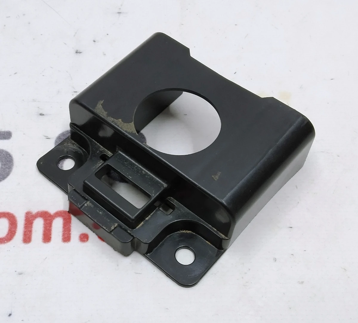 15 Кронштейн пластины крепления ковров сидений 2-го ряда Tesla model X 1121022-00-D