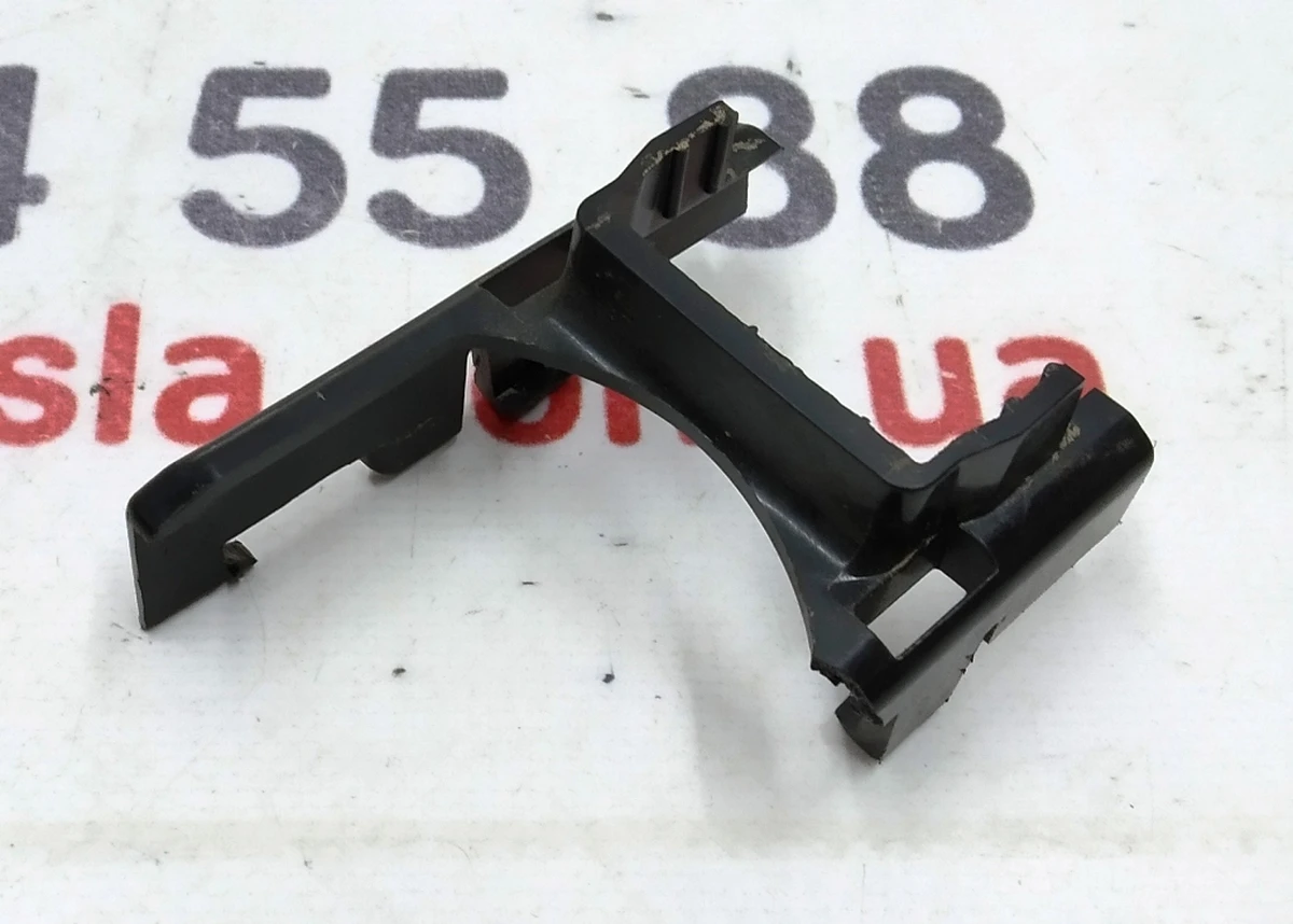 15 Накладка декоративна задня санки лівої/правої сидінь 2-го ряду 60/40 (з пошкодженням) Tesla model X 1132843-00-A