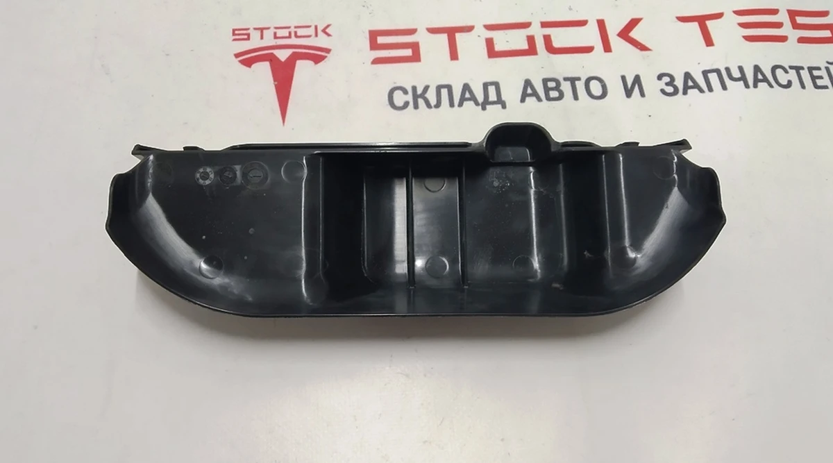 9 Крышка замка задней двери Tesla model X 1133293-00-C