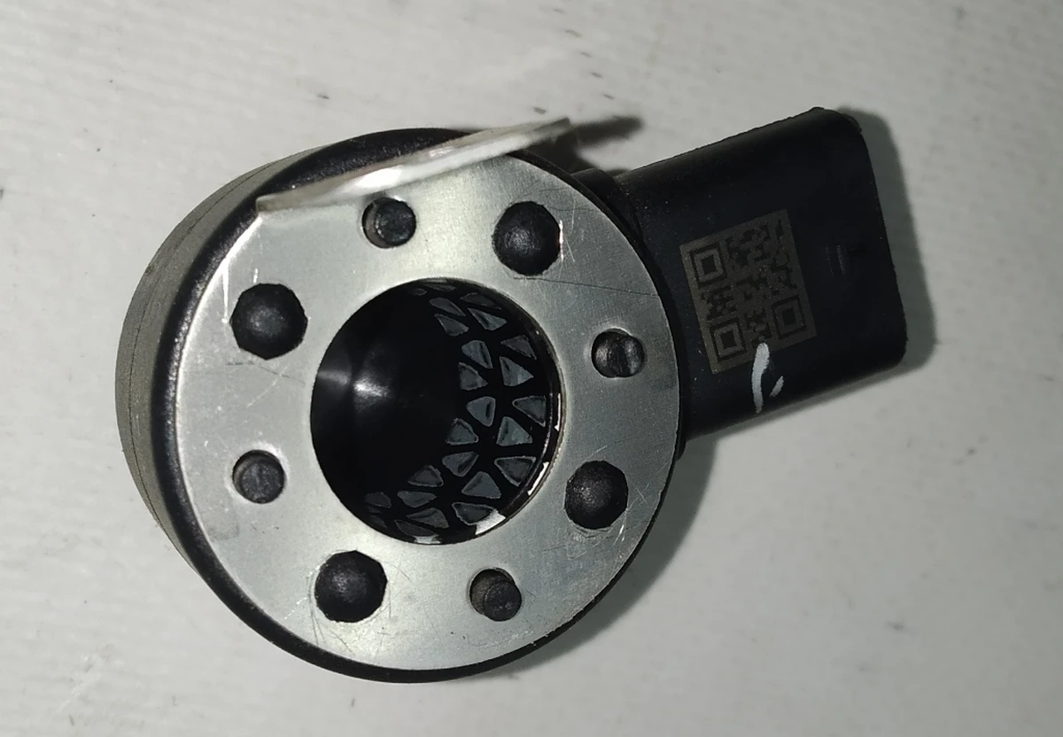 2 Регулятор положення (магнітного типу) голки клапана теплообмінника/чилера Tesla model 3 1133855-00-B