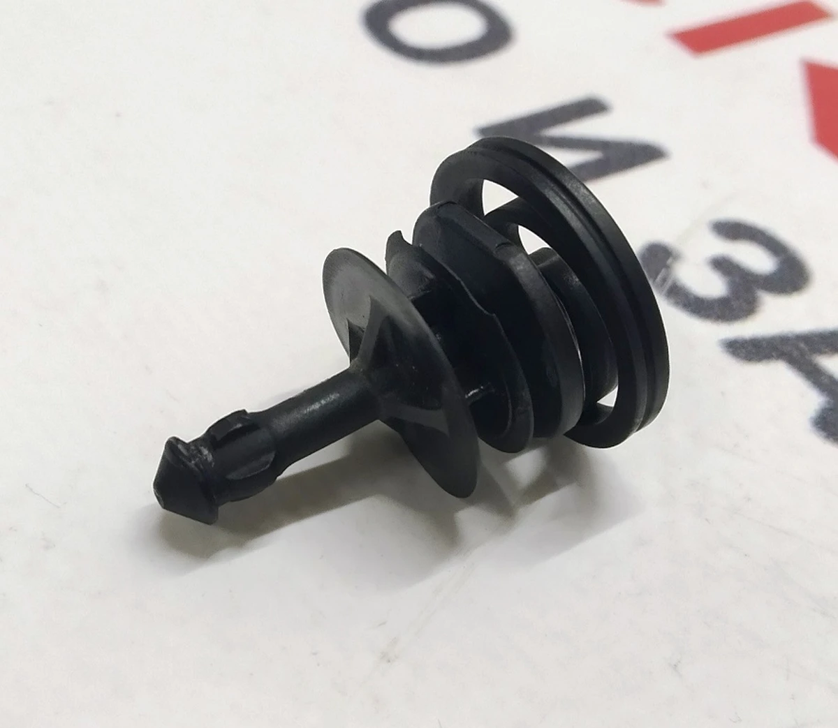7 Кліпса карти дверей 8.20,1.1-1.3, POM SEAL Tesla model 3, model Y 1135147-SO-B