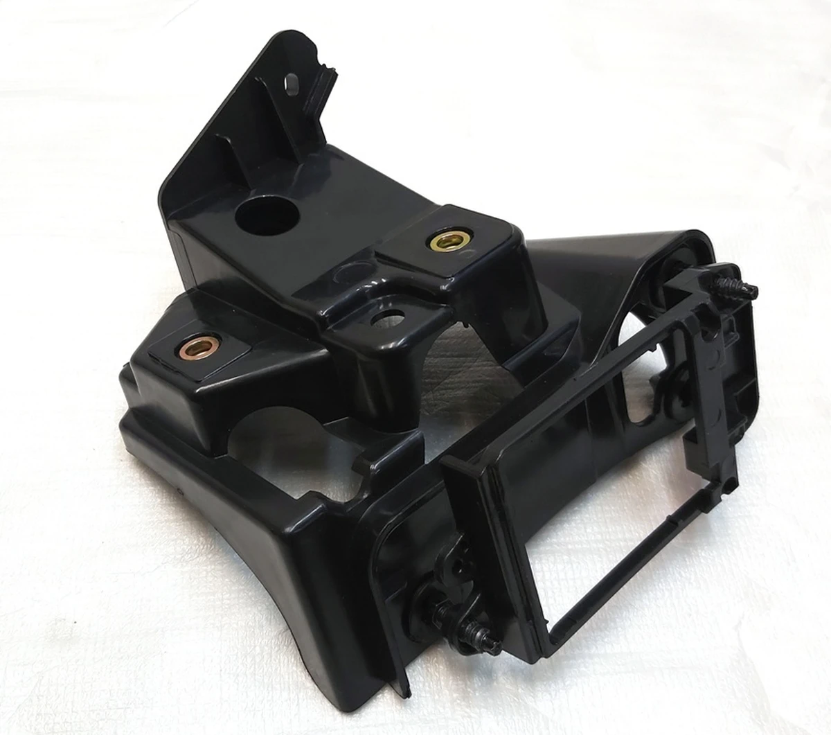 18 Кронштейн радара АП 2,5 з верхньою кришкою притискною Tesla model S REST 1135178-00-A