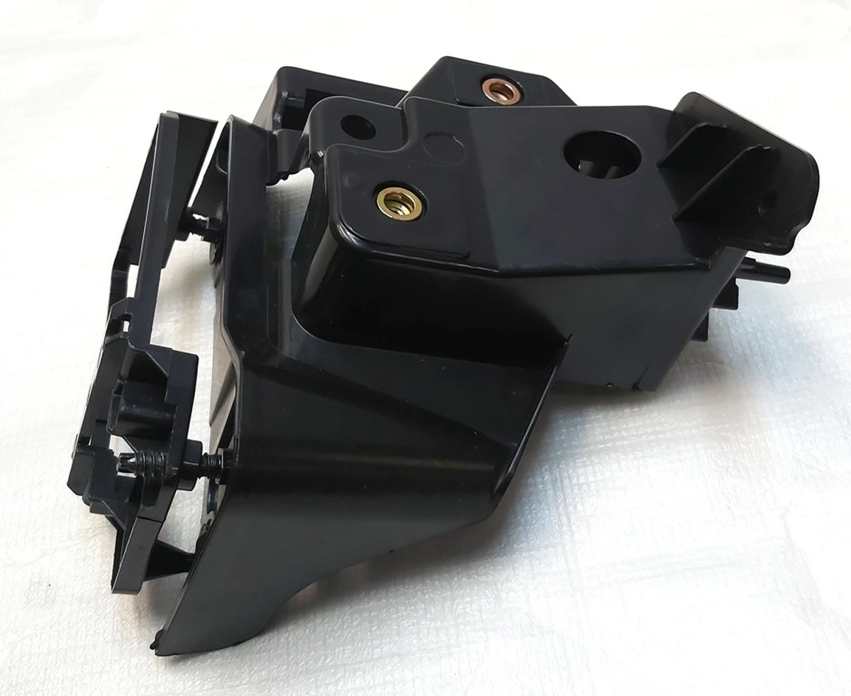 18 Кронштейн радара АП 2,5 з верхньою кришкою притискною Tesla model S REST 1135178-00-A