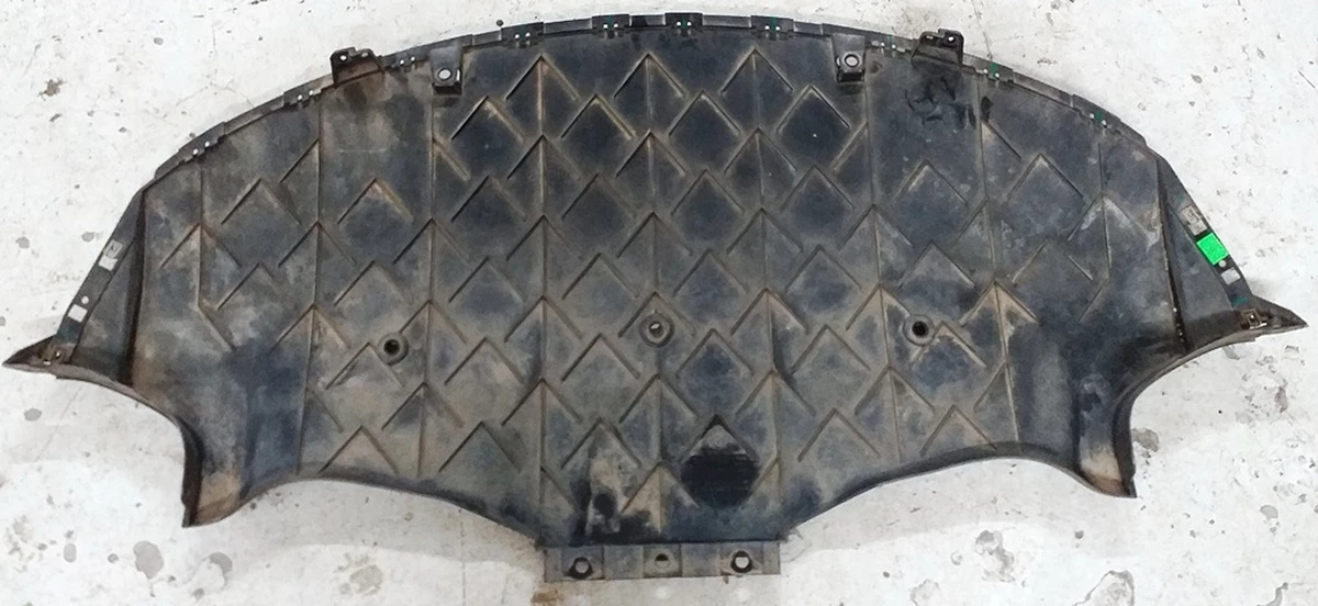 1 Диффузор бампера заднего нижний NEW Tesla model 3 1135410-00-A