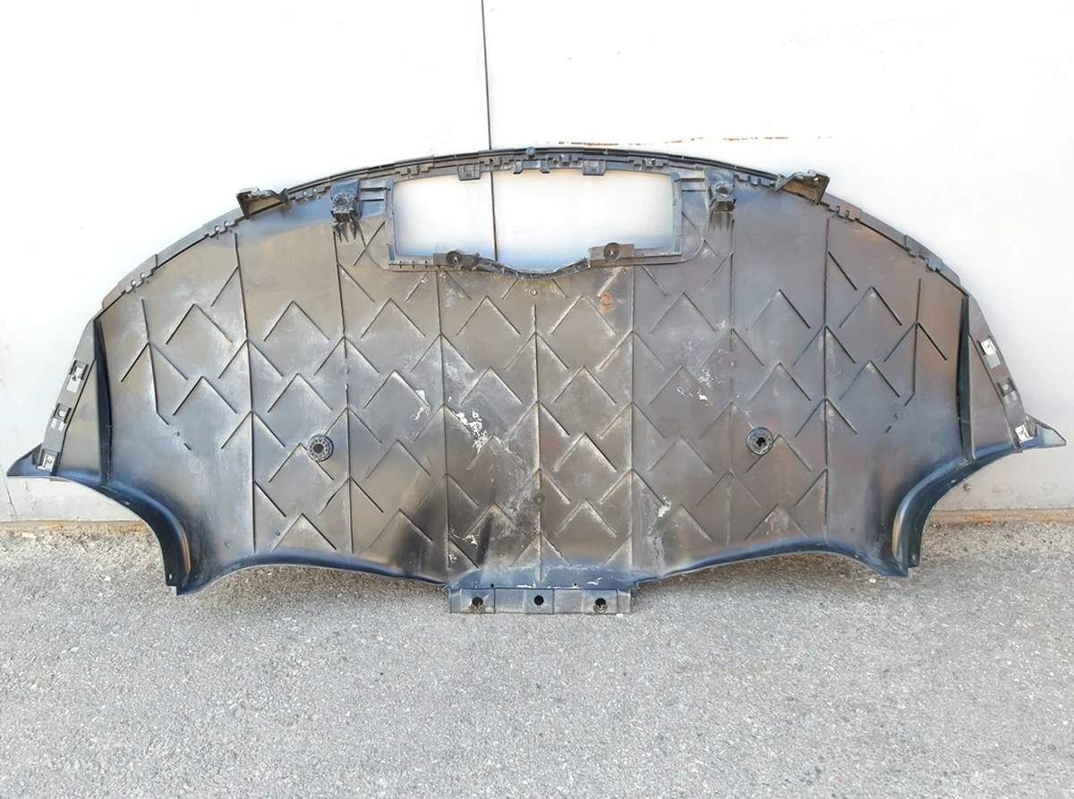 1 Диффузор бампера заднего нижний с повреждением Tesla model 3 1137819-00-A