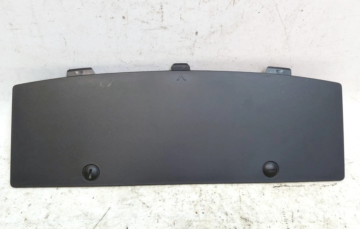 1 Крышка диффузора бампера заднего нижнего (заглушка фаркопа, люк) Tesla model 3 1460156-00-A