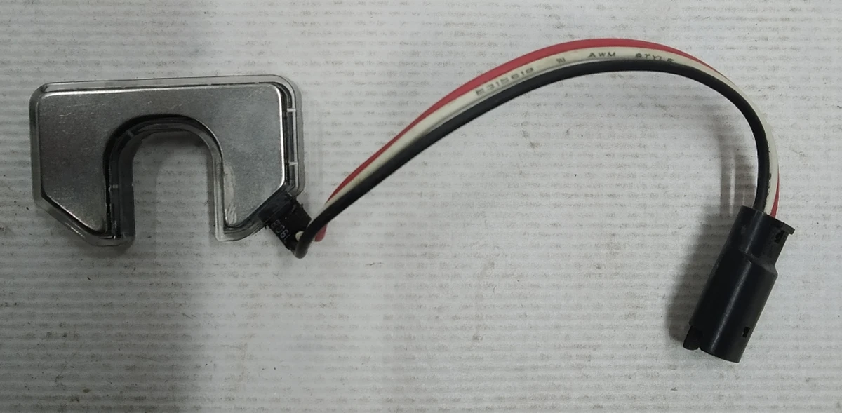 5 Датчик положення ручки дверної механізму ручки зовнішньої передньої правої GEN 1.0 Tesla model S 1135725-S0-A