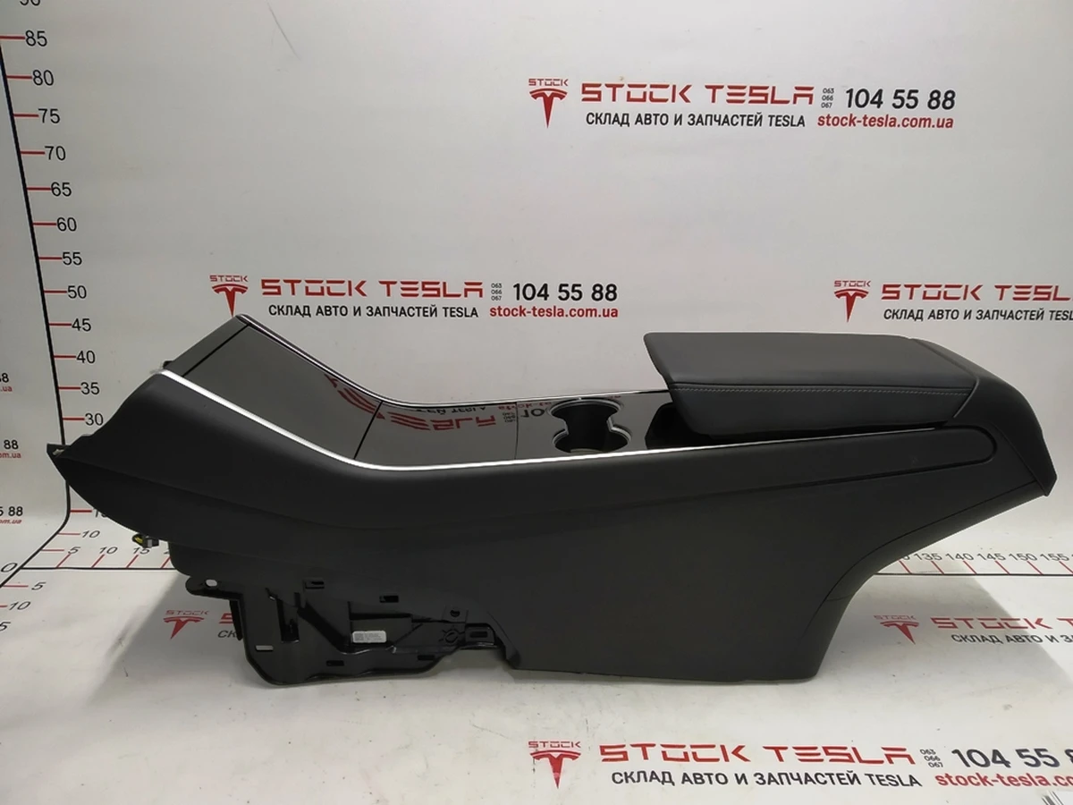 1 Центральна консоль у зборі підлокітник Black підсклянник Plastic Black Tesla model 3 1087900-00-E