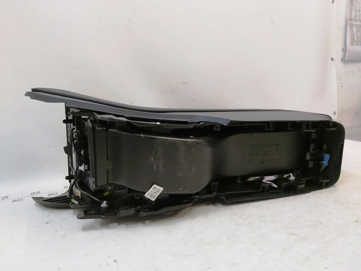 1 Центральна консоль у зборі накладка Carbon Tesla Model 3 1087900-00-E