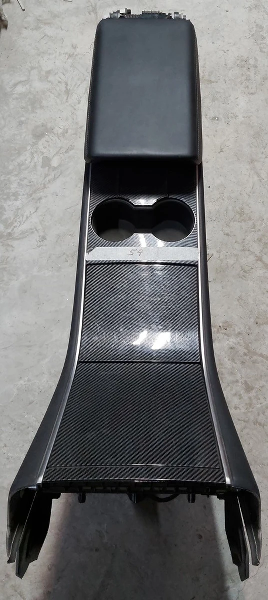 Центральна консоль у зборі накладка Carbon з пошкодженням без блоку USB та взаємодії з ключем Tesla model 3 1087900-00-E