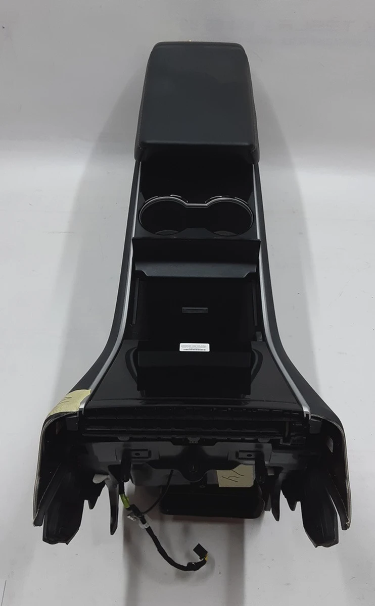 1 Центральная консоль подлокотник Black подстаканник Plastic Black без задней верхней крышки и коврика для телефонов Tesla model 3 1087900-00-E