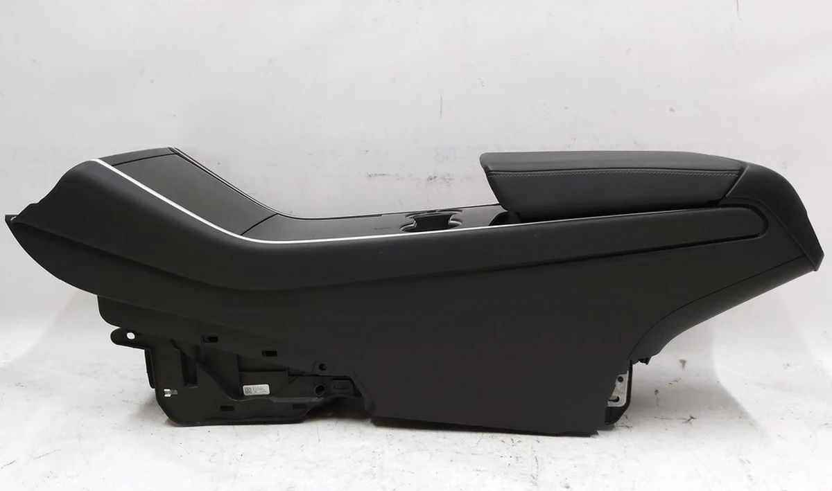 1 Центральная консоль подлокотник Black подстаканник Plastic Black без коврика для телефонов Tesla model 3 1087900-00-E