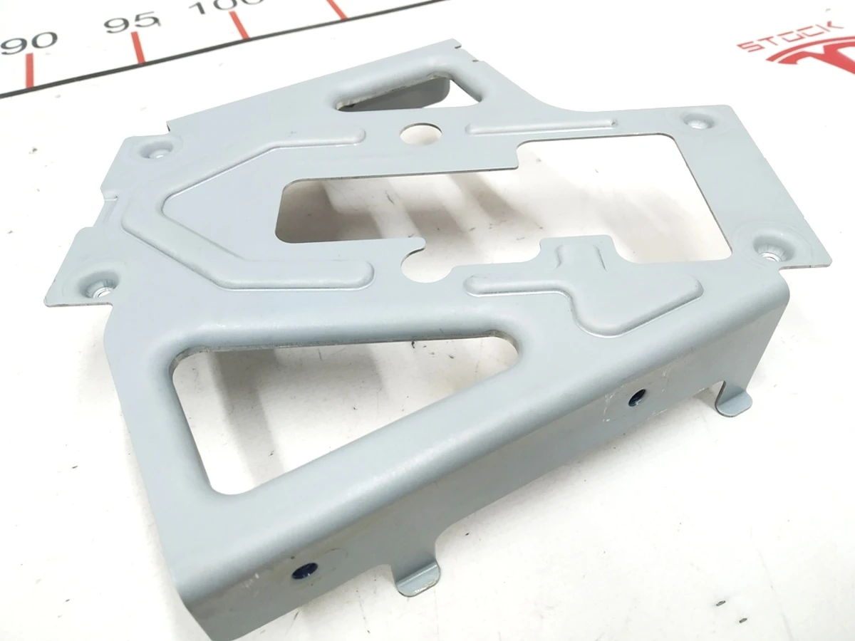 1 Кронштейн крепления радио Z511/3409139 Tesla model S REST 1143711-00-C
