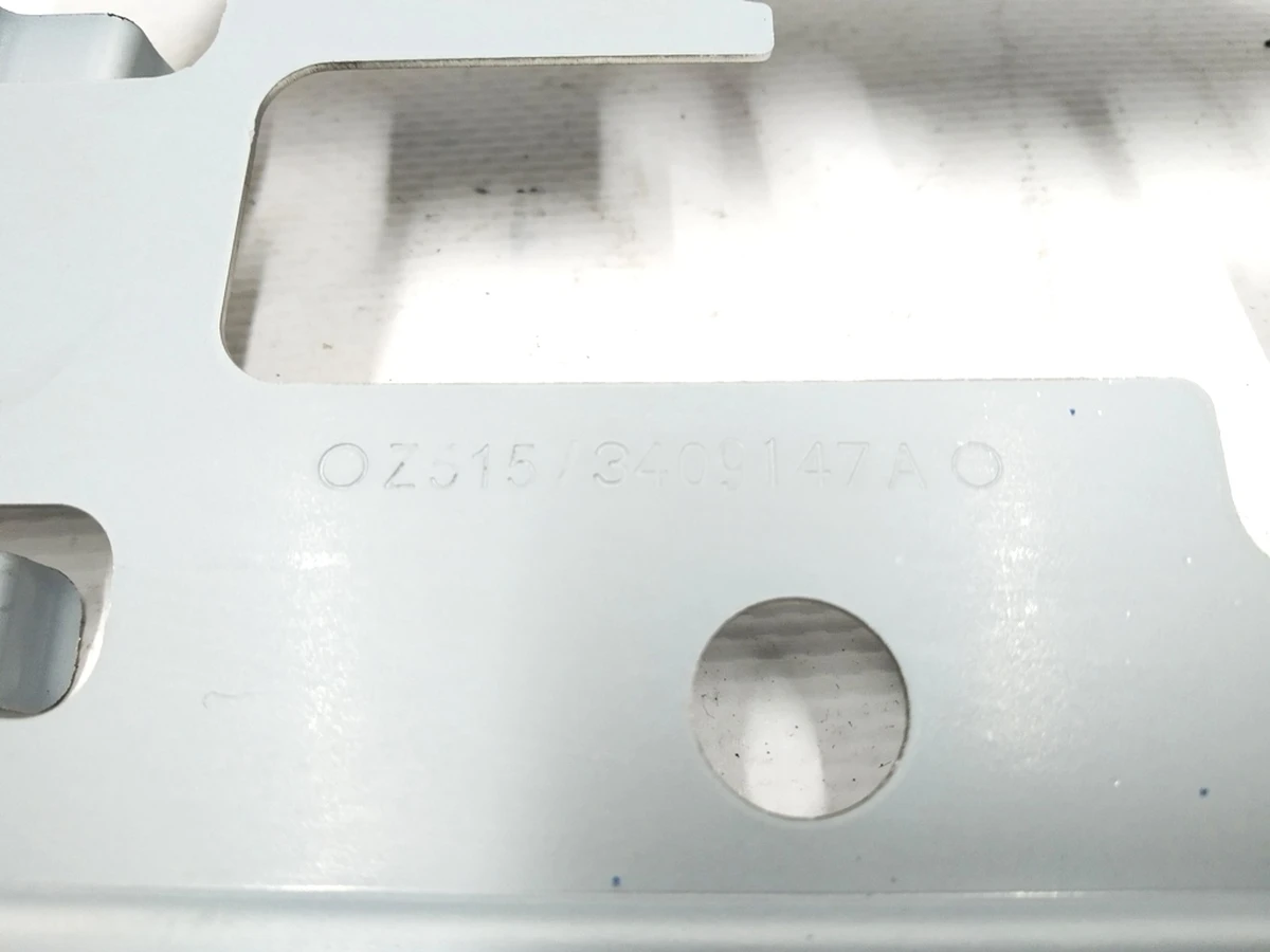 1 Кронштейн крепления радио Z515/3409147 Tesla model X 1143716-00-B