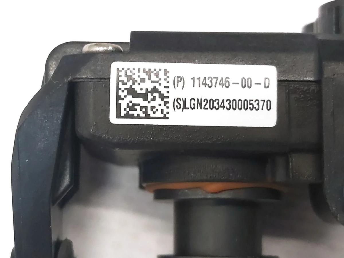 1 Камера TRIPLE лобового скла (регульована) Tesla model 3 1143746-00-D