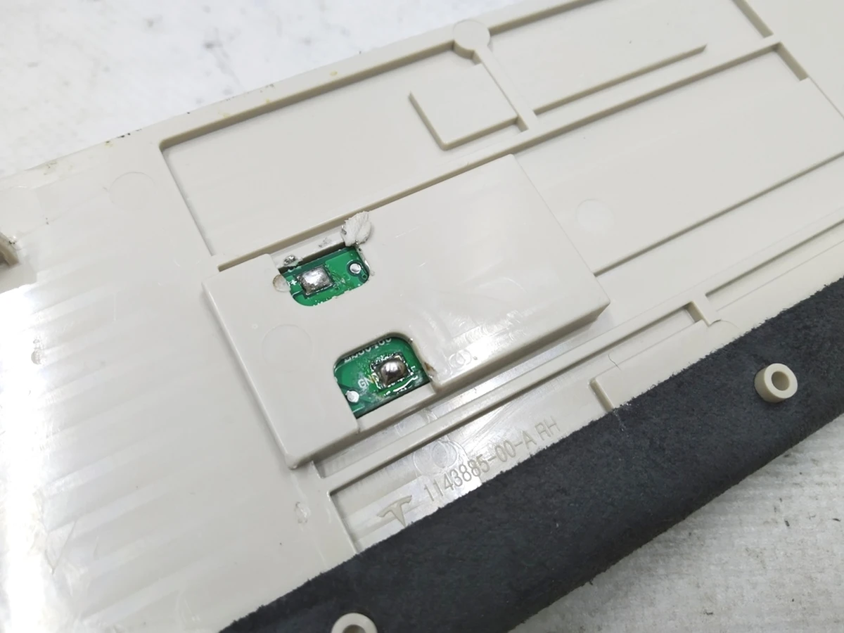 2 Mirror sun visor right BLACK ALC with illumination and magnet assembly Tesla model S REST 1143885-00-A