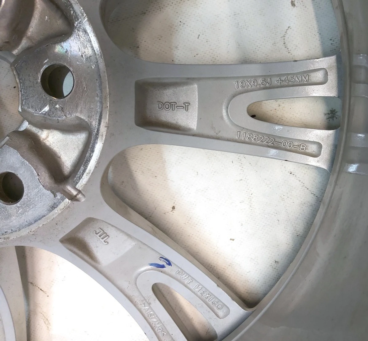 1 Колісний диск 19X9.5J ET45 Tesla Model Y 3488222-00-B