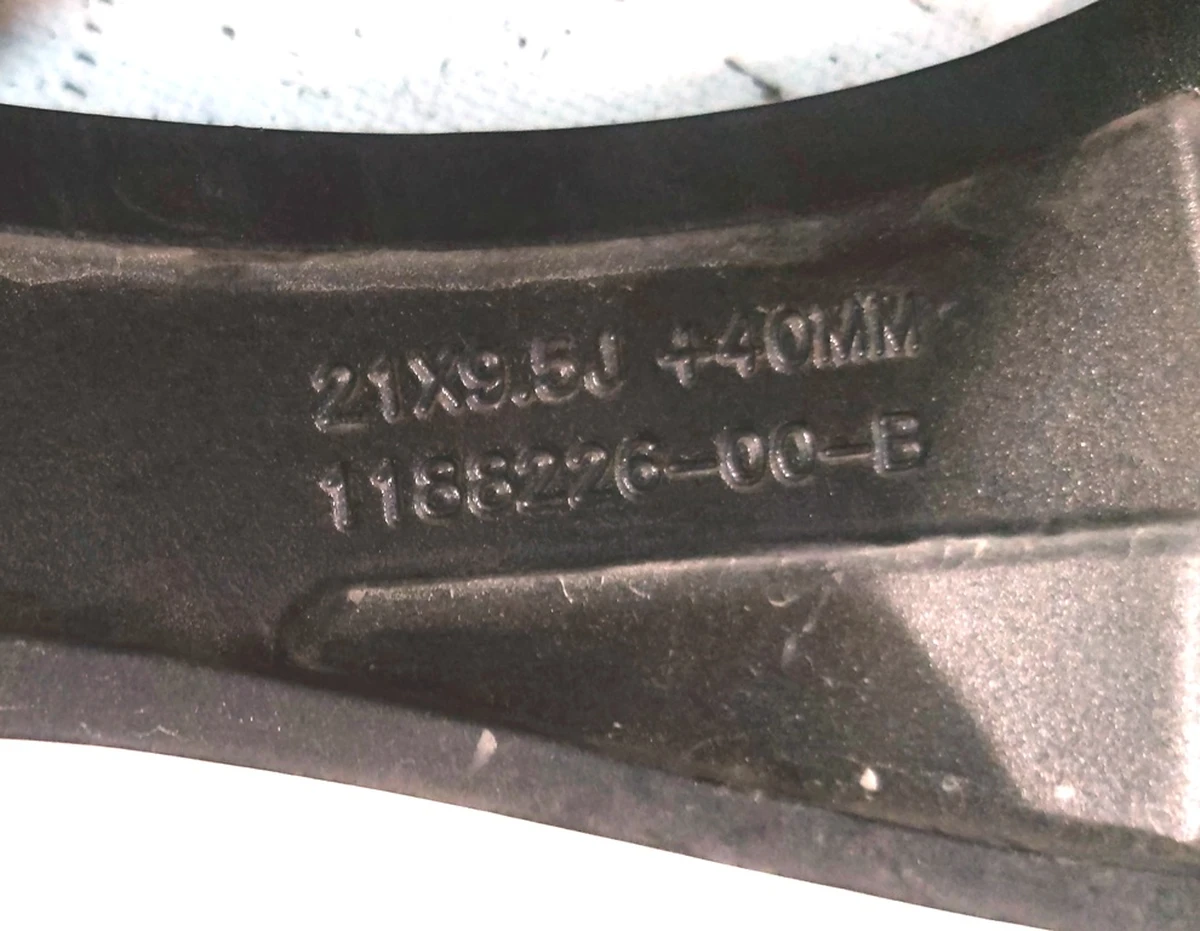 7 Диск колёсный 21X9.5J ET40, SATIN CHARCOAL с повреждением Tesla model Y 3488226-00-A