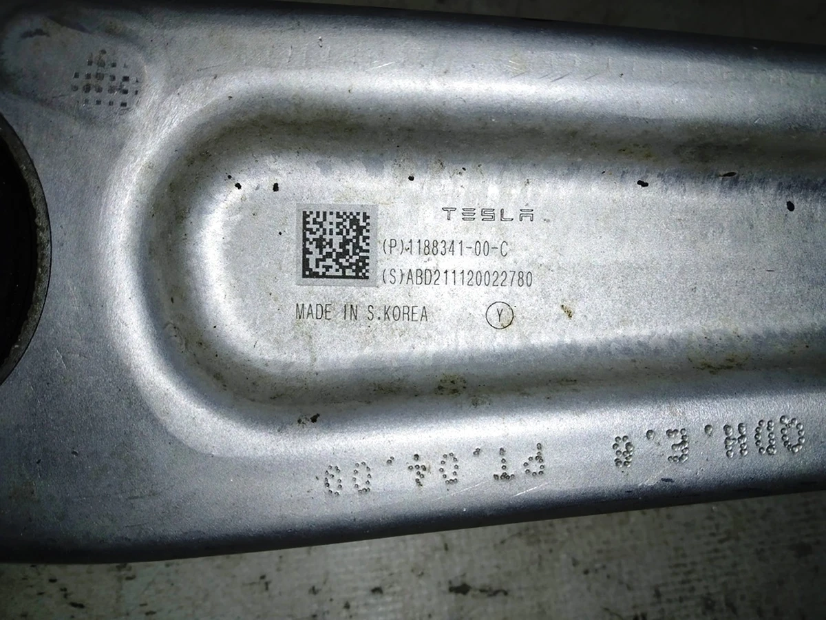 2 Важіль передній нижній поперечний лівий правий Tesla Model Y 1188341-00-C