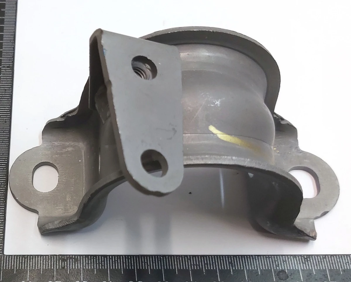 6 FR STABAR BUSH BRKT, LH 29mm Tesla Model 3, Model Y 1044383-00-B