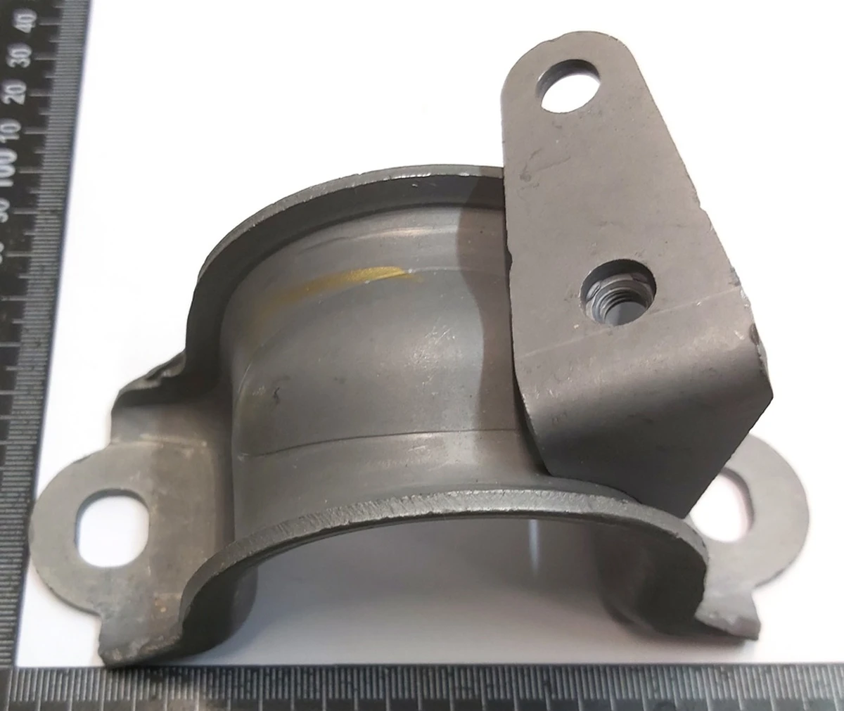 6 FR STABAR BUSH BRKT, LH 29mm Tesla Model 3, Model Y 1044383-00-B