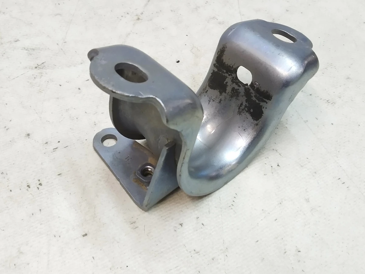 6 Кронштейн стабілізатора переднього лівий 28мм Tesla Model 3, Model Y 1188383-00-A