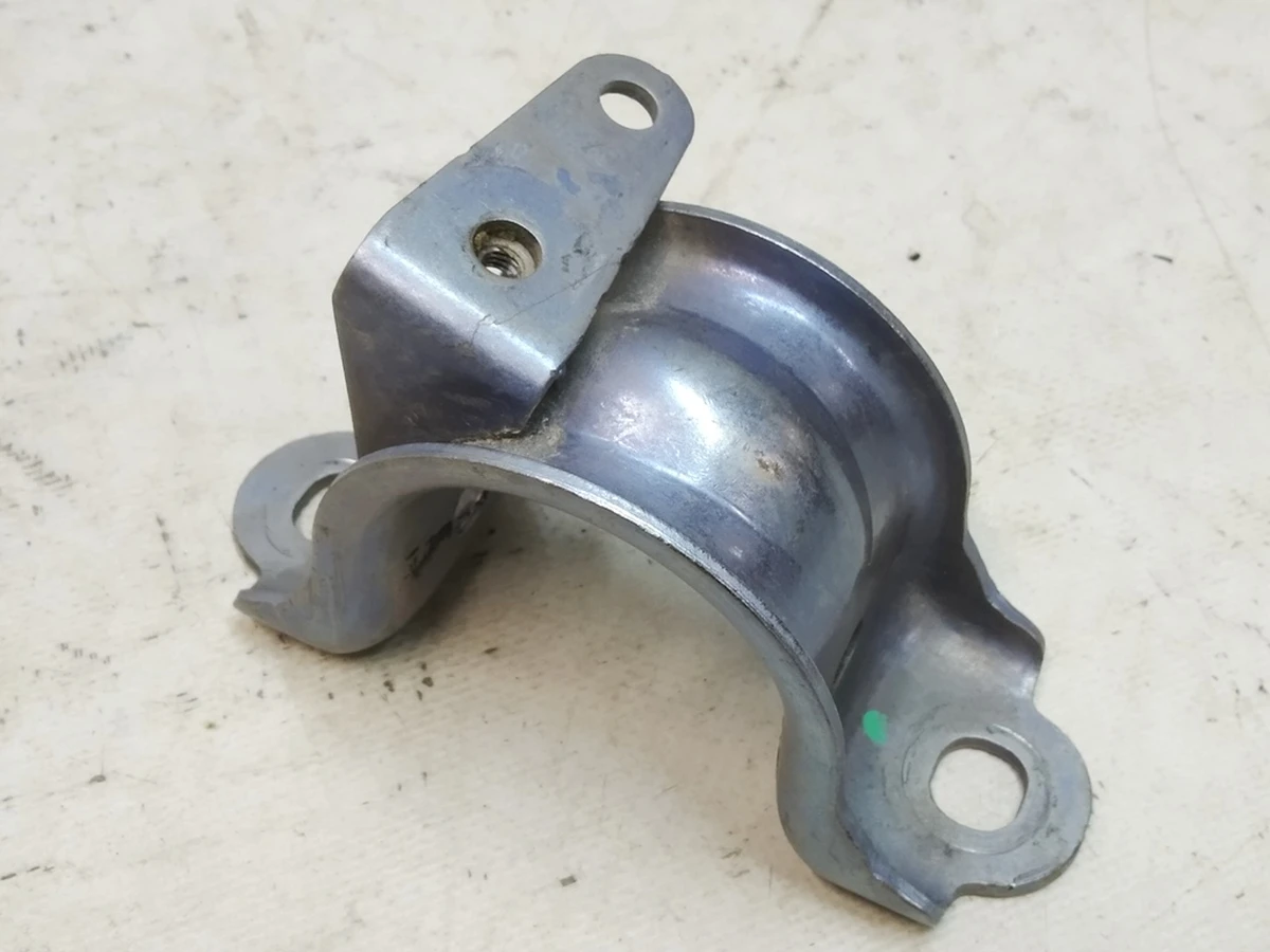 7 Front bracket- stabilizer bar bushing Tesla Model 3, Model Y 1188383-00-A