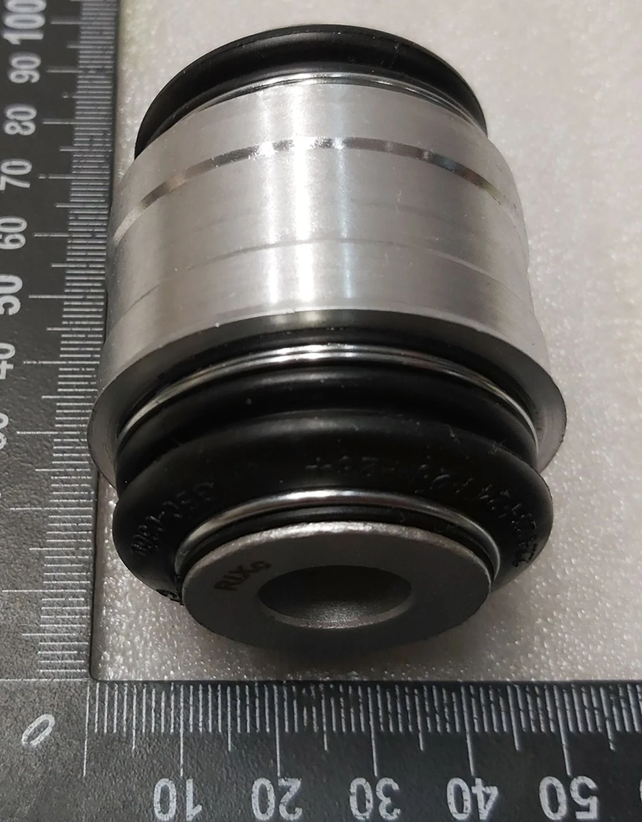 Сайлентблок плаваючий кулака заднього (цапфи) Tesla model 3, model Y 1188412-00-A 1188411-00 1188416-00