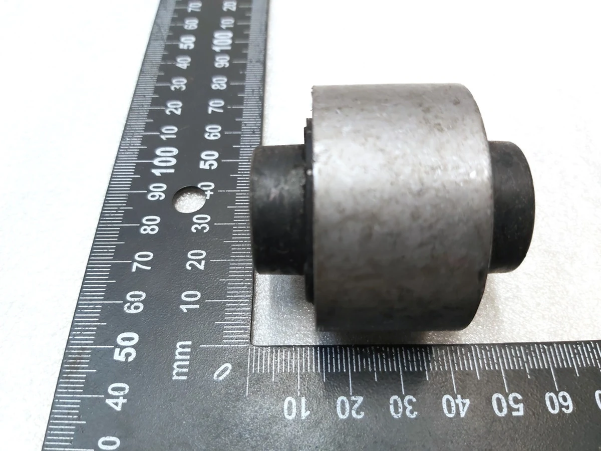 Сайлентблок заднього кулака (цапфи) d44(25)mm h48(26)mm (1044441-00-F) Tesla model 3, model Y 1188435-00-A